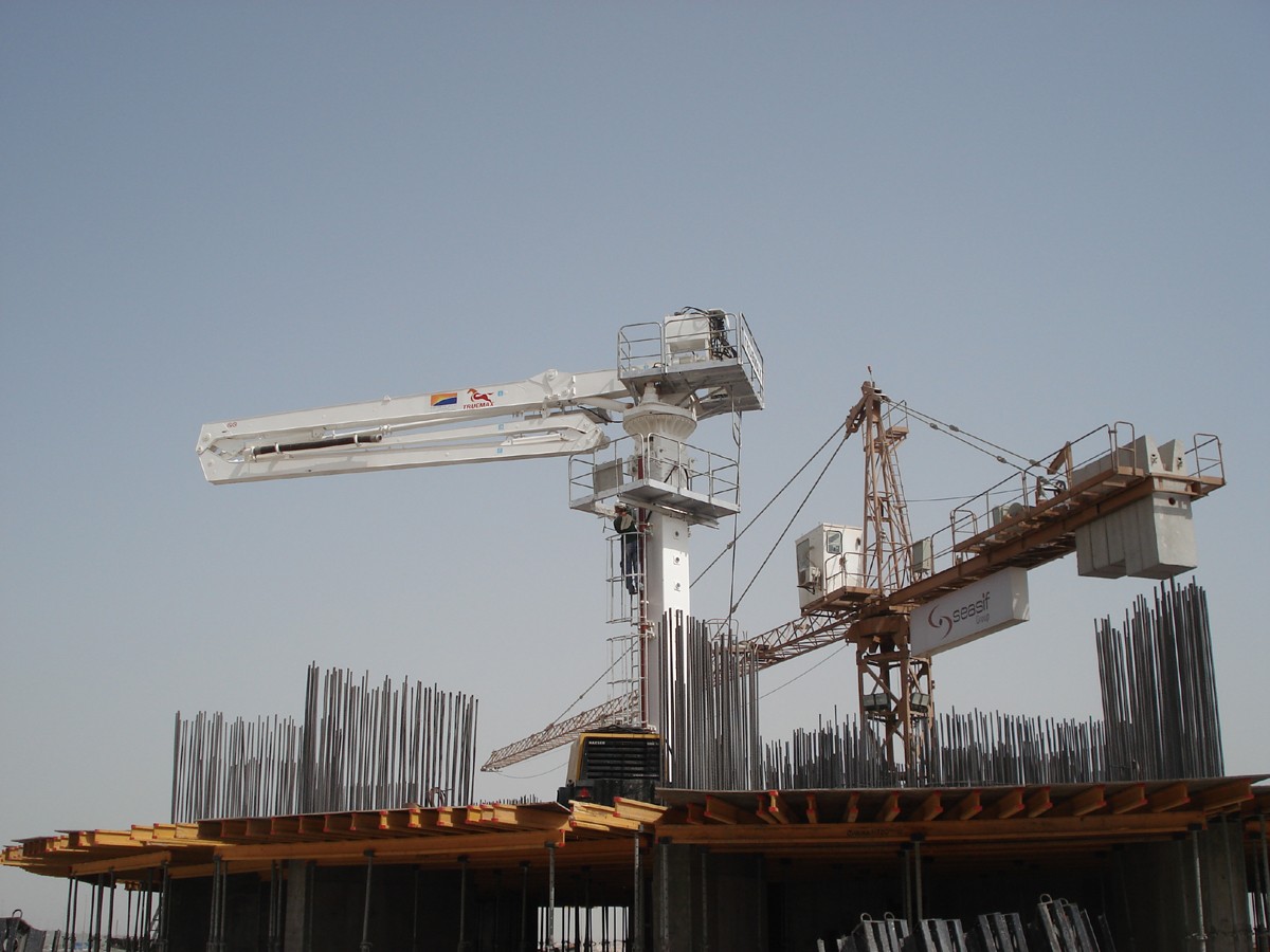 混凝土布料機.jpg 混凝土布料機.jpg